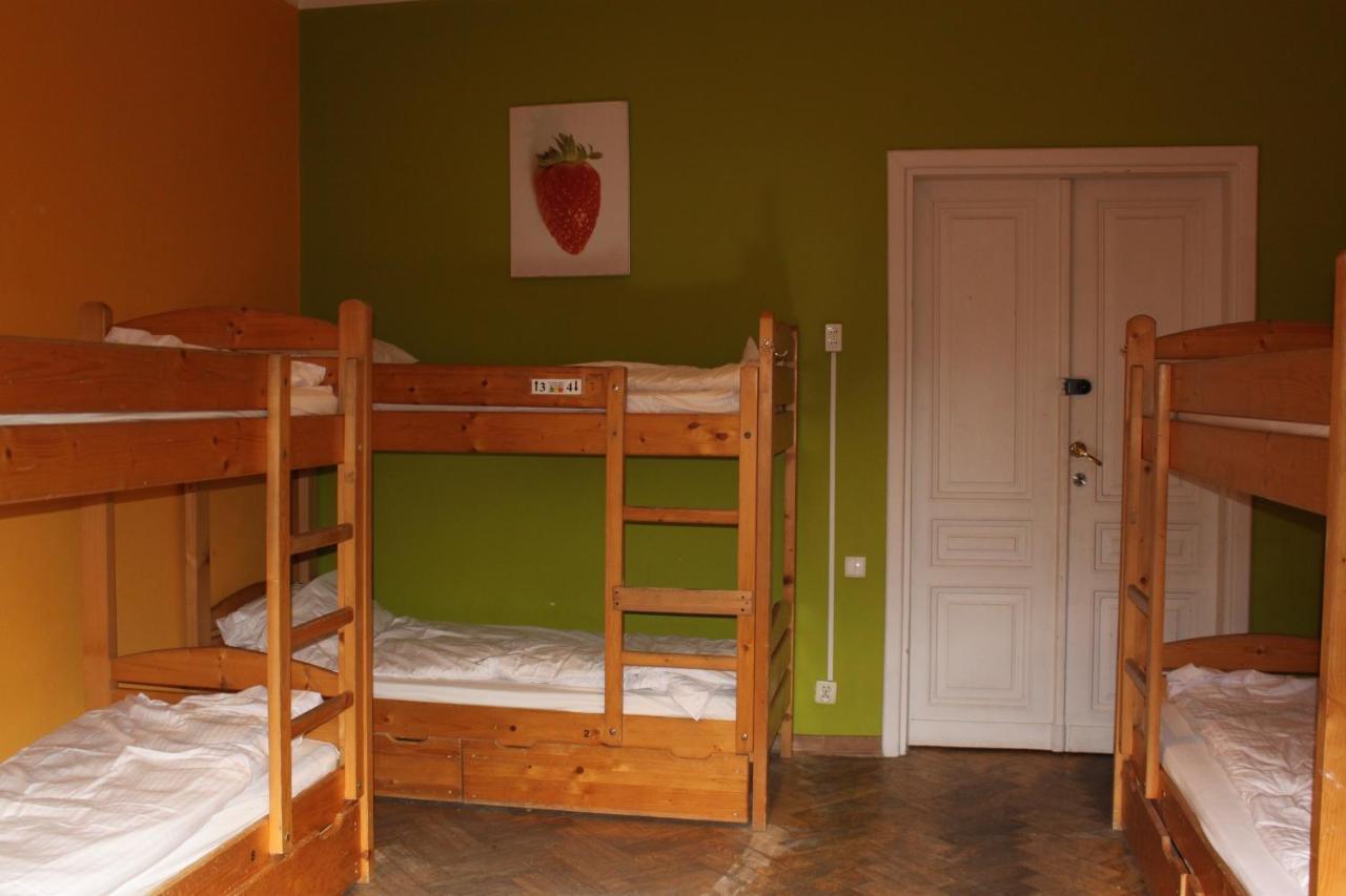 Margo Guest Rooms Краков Экстерьер фото