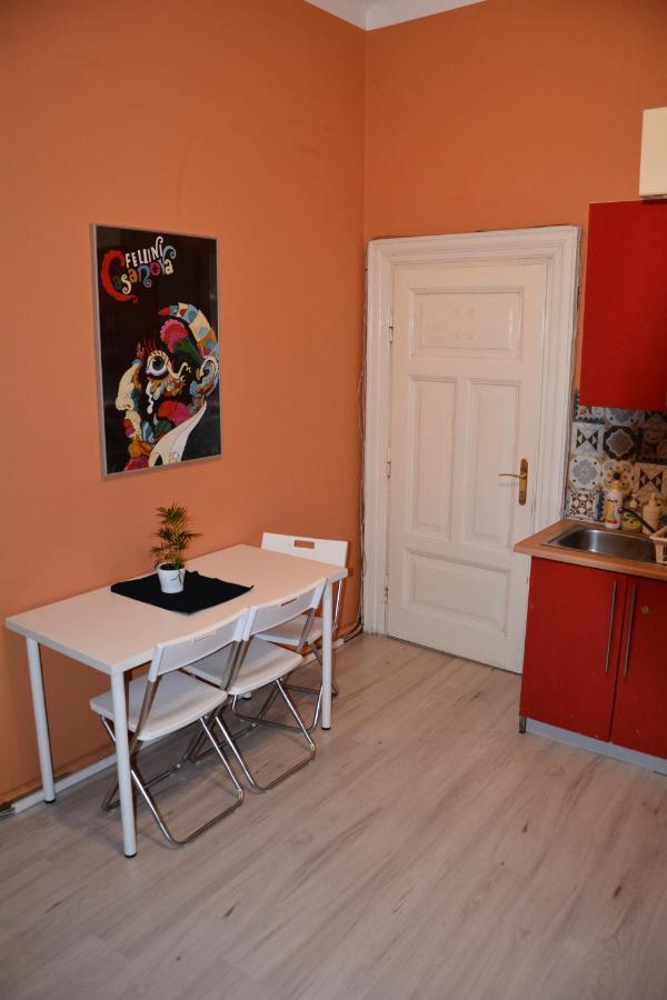 Margo Guest Rooms Краков Экстерьер фото